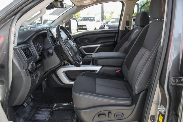 2023 Nissan Titan SV