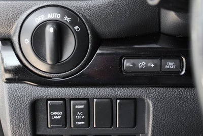 2023 Nissan Titan SV