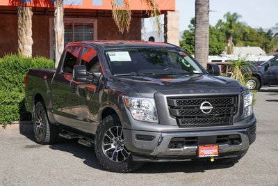 2023 Nissan Titan SV