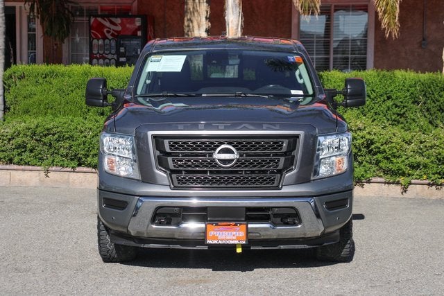 2023 Nissan Titan SV