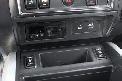 2023 Nissan Titan SV