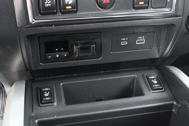 2023 Nissan Titan SV