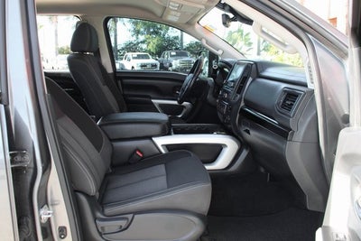 2023 Nissan Titan SV