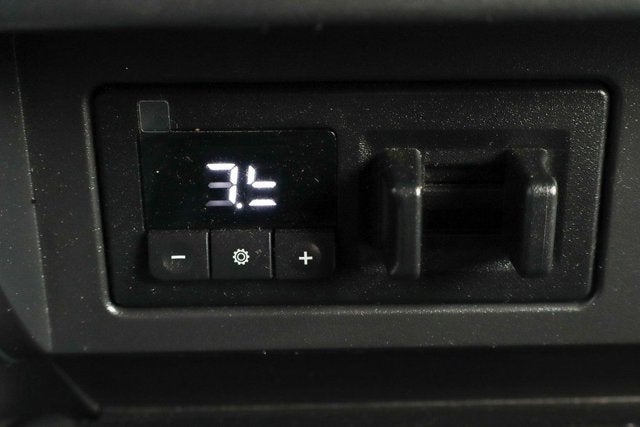 2023 Nissan Titan SV