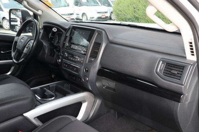 2023 Nissan Titan SV