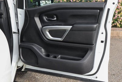 2023 Nissan Titan SV