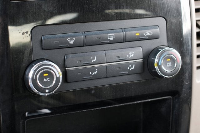 2013 Nissan Titan SV