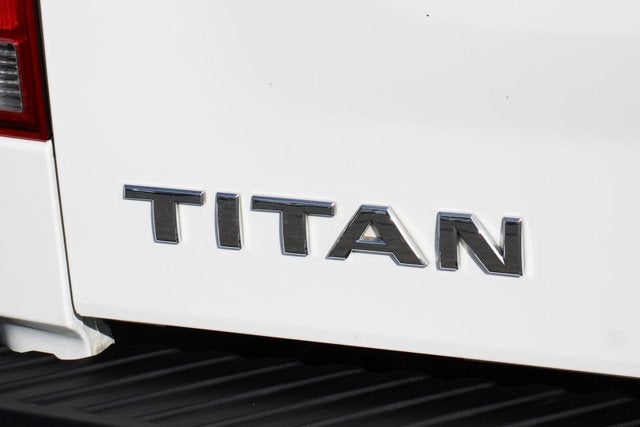 2013 Nissan Titan SV
