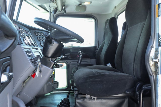2014 Peterbilt Conventional 338