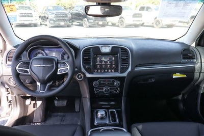 2023 Chrysler 300 Touring