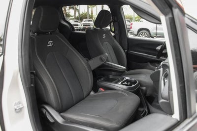 2021 Chrysler Pacifica Touring