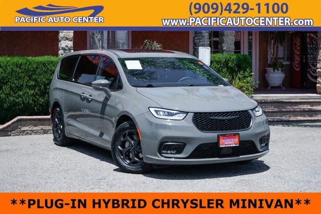 2022 Chrysler Pacifica Hybrid Limited Hybrid's photo