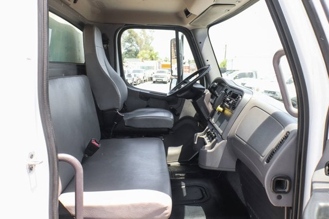 2023 Freightliner M2 106