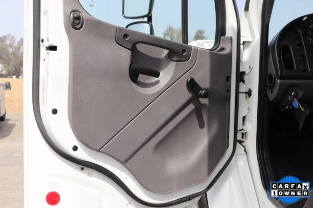 2018 Freightliner M2 106