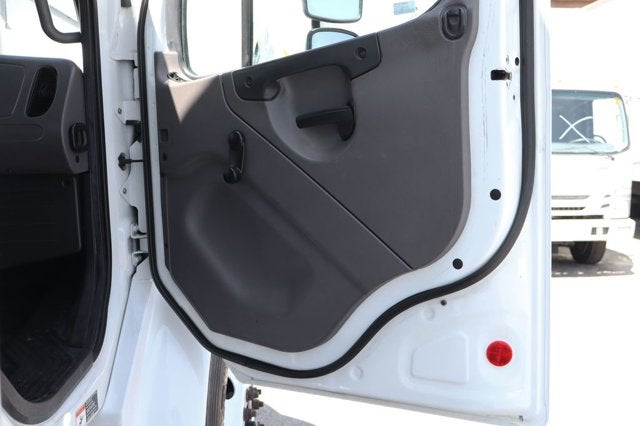 2020 Freightliner M2 106