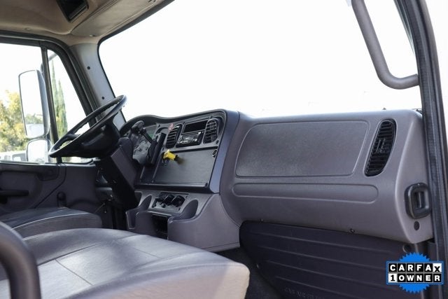 2018 Freightliner M2 106