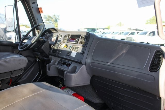 2015 Freightliner M2 106