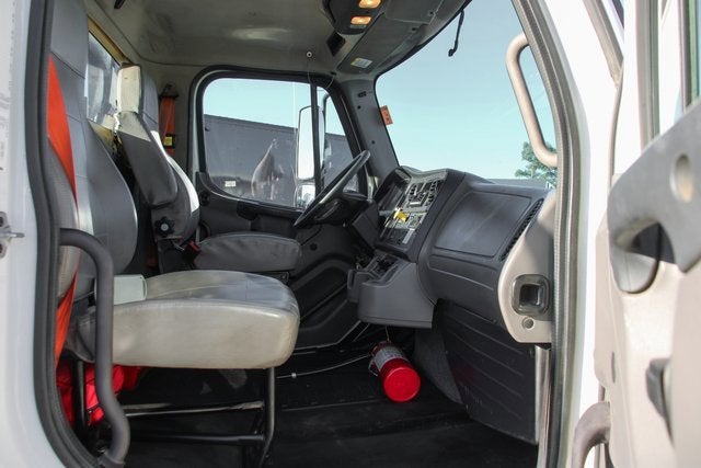 2015 Freightliner M2 106