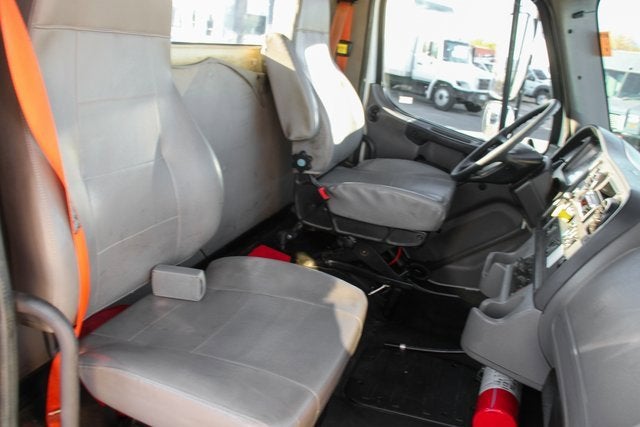 2015 Freightliner M2 106