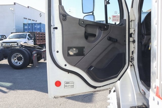 2014 Freightliner M2 106 MD