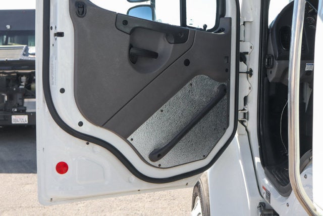 2021 Freightliner M2 106 MD