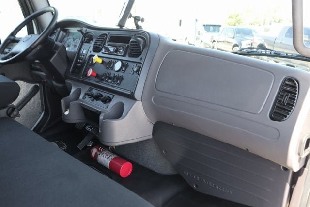 2021 Freightliner M2 106