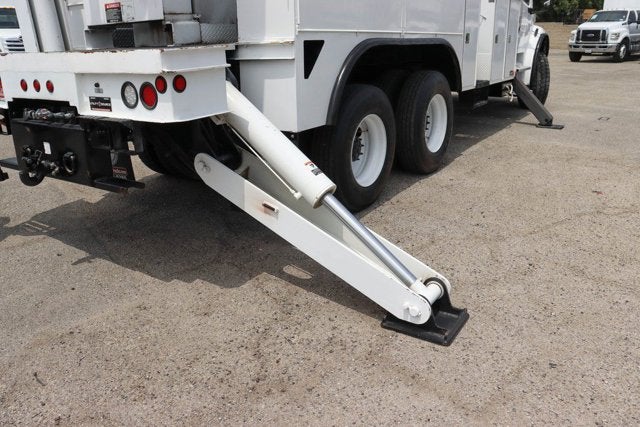 2017 Freightliner M2 106