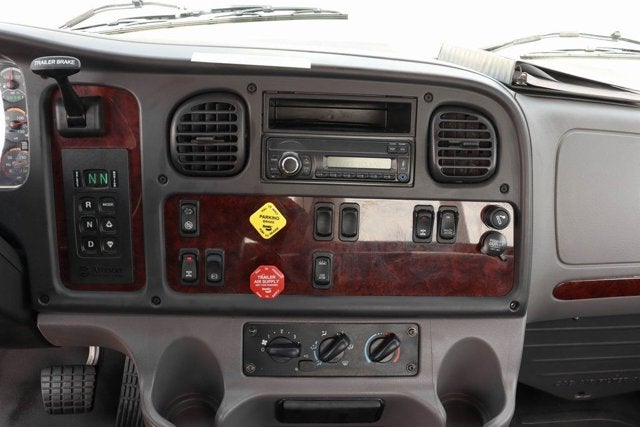 2017 Freightliner M2 106