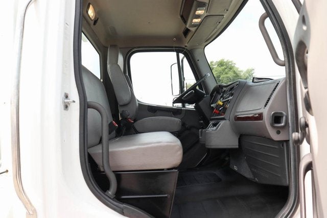 2017 Freightliner M2 106