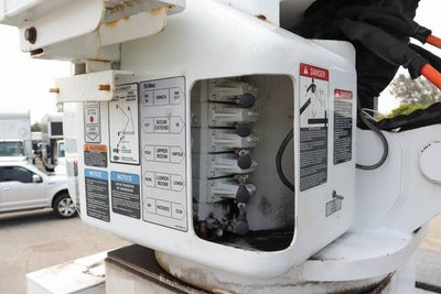 2017 Freightliner M2 106