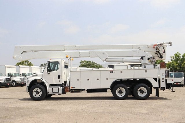 2017 Freightliner M2 106