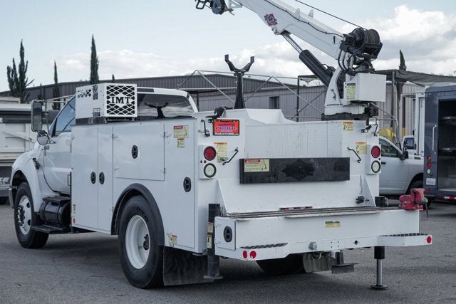 2013 Ford F-750SD Straight Frame