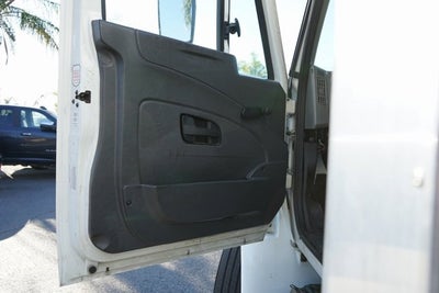 2015 International 4000 26 Foot Box