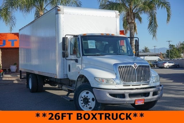 2015 International 4000 26 Foot Box
