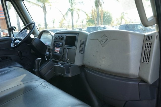 2015 International 4000 26 Foot Box