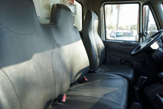 2015 International 4000 26 Foot Box