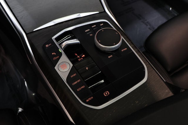 2024 BMW 3 Series 330i