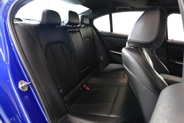 2024 BMW 3 Series 330i