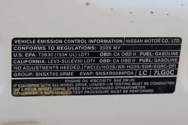 2025 Nissan Kicks SR