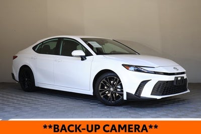 2025 Toyota Camry SE