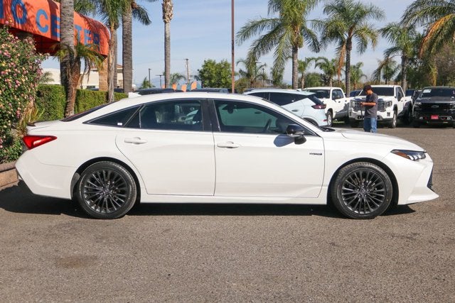 2020 Toyota Avalon Hybrid XSE
