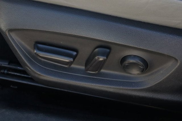 2020 Toyota Avalon Hybrid XSE