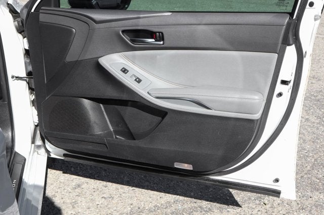 2020 Toyota Avalon Hybrid XSE