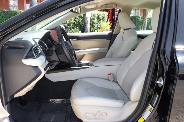 2023 Toyota Camry Hybrid XLE