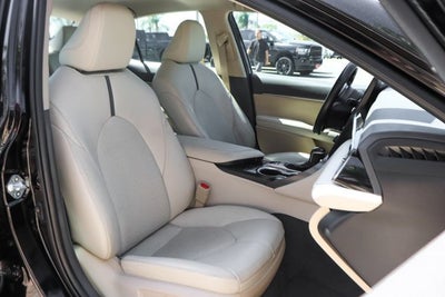 2023 Toyota Camry Hybrid XLE