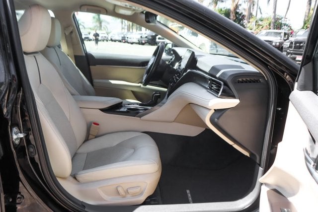 2023 Toyota Camry Hybrid XLE