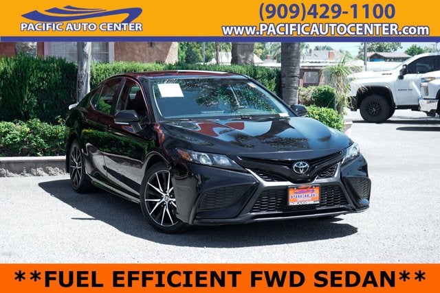 2023 Toyota Camry SE's photo