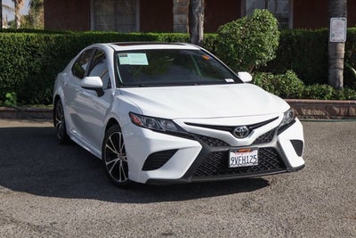 2020 Toyota Camry SE