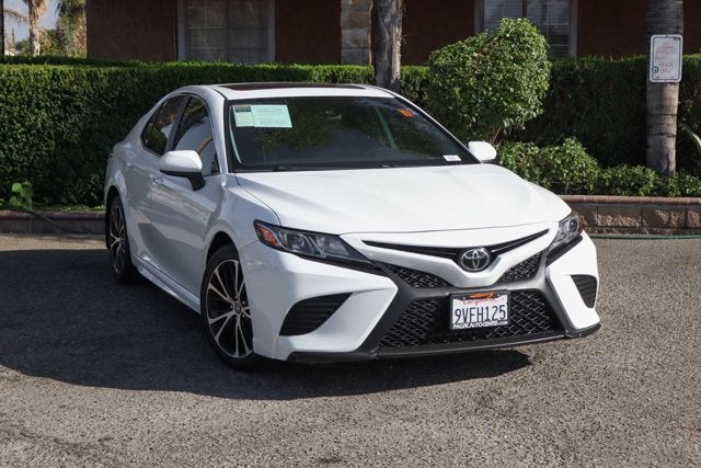 2020 Toyota Camry SE
