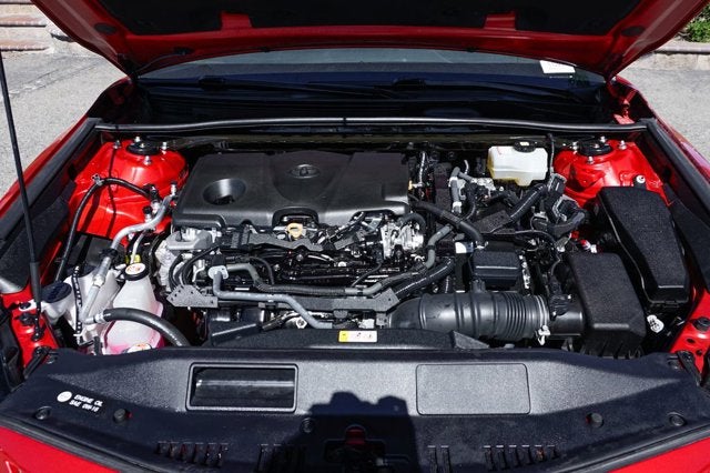2022 Toyota Camry Hybrid SE